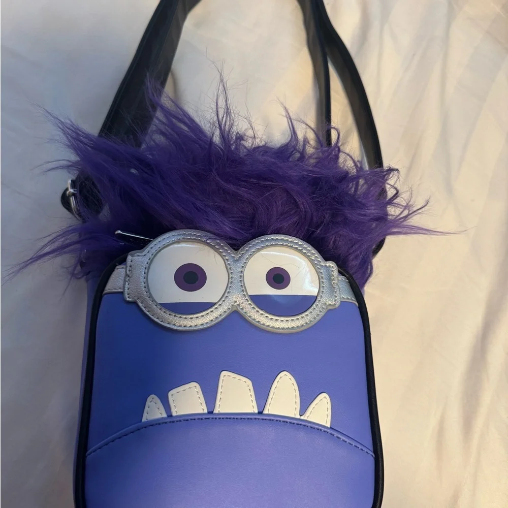 Loungefly evil minion Kids/Adults crossbody bag ! - Picture 1 of 3